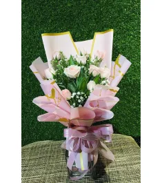 12 Pink Color Roses in Bouquet